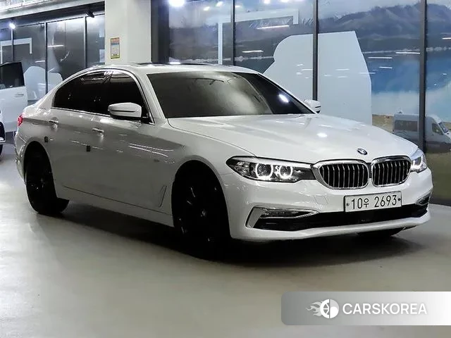 BMW 5 Series (G30) 2018 Белый из Кореи