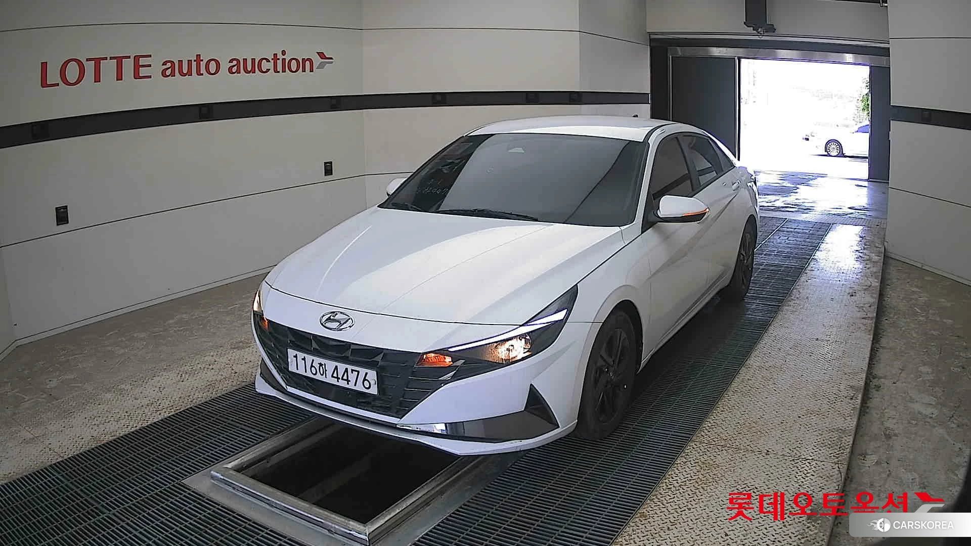 Hyundai Avante 2023 Polar White из Кореи