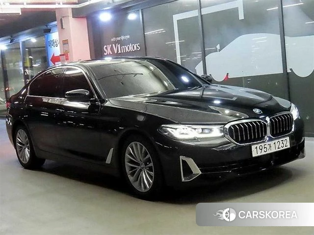 BMW 5 Series (G30) 2022 Черный из Кореи