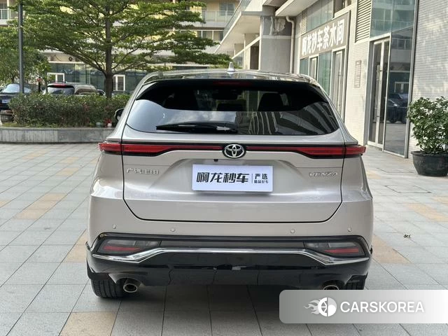 Toyota Weisha 2023 Серебристо-серый из Китая