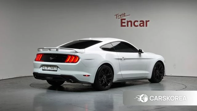 Ford Mustang 2018 Белый из Кореи
