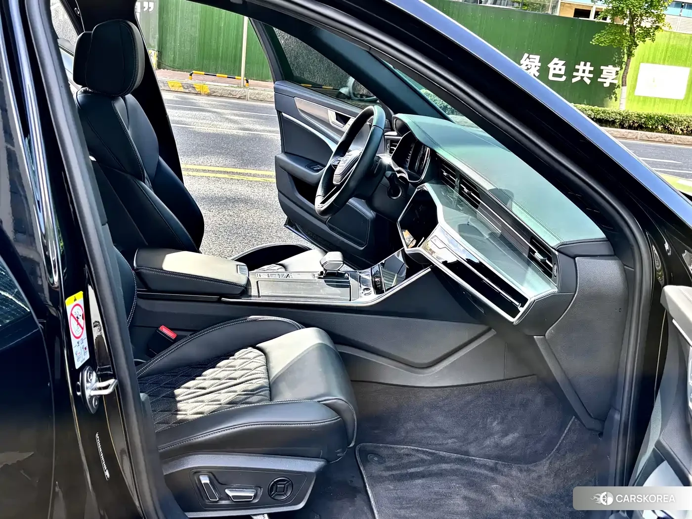 Audi A6L 2025 Черный из Китая