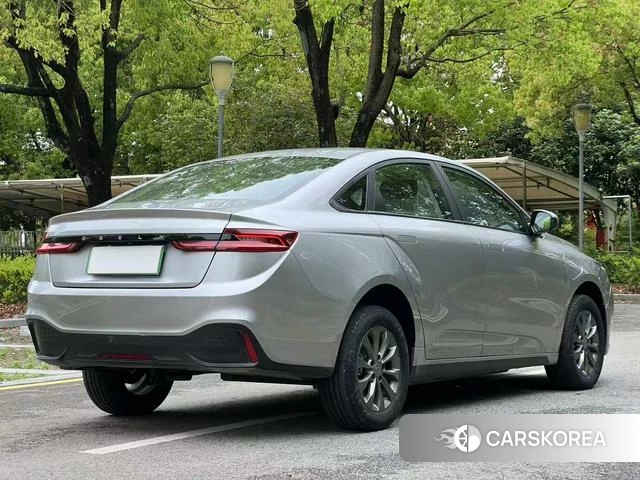 Geely Geometry A 2023 Серебристо-серый из Китая