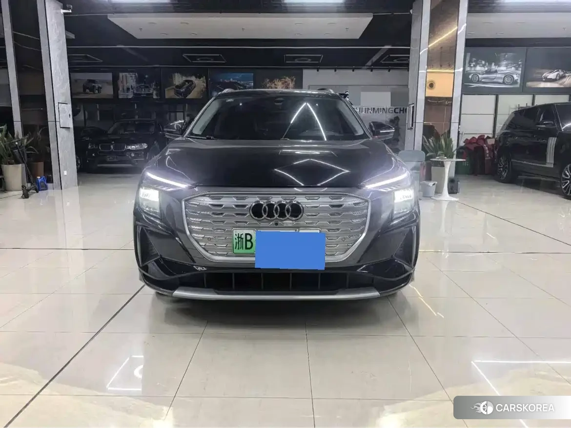 Audi Q5L 2025 Черный из Китая