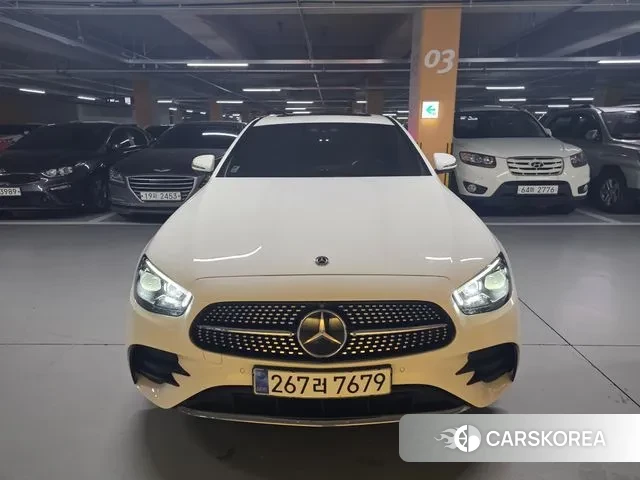 Mercedes-Benz E-Class W213 2021 Белый из Кореи