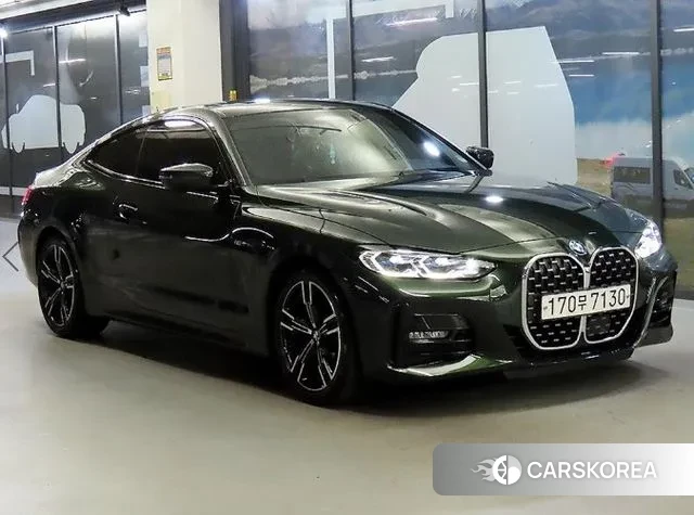 BMW 4 Series (G22) 2022 Светло-зеленый из Кореи