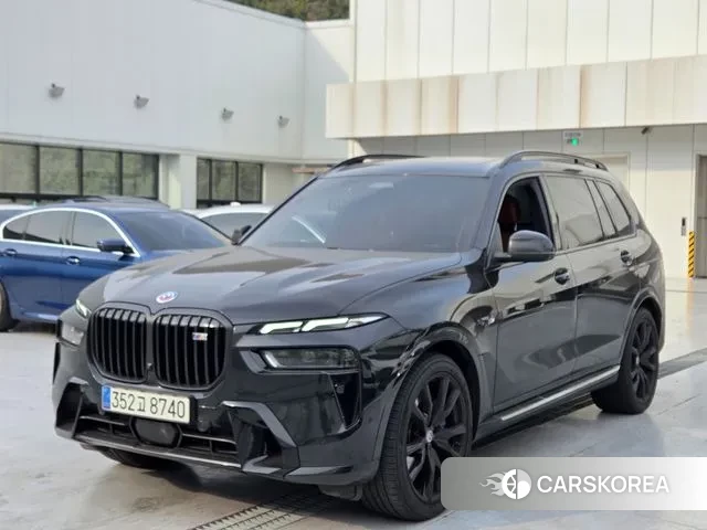BMW X7 (G07) 2023 Черный из Кореи