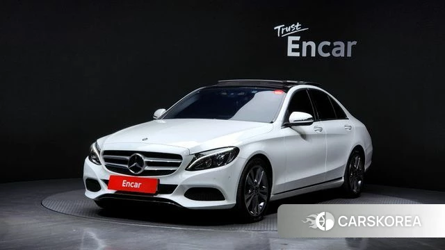 Mercedes-Benz C-Class W205 2018 Белый из Кореи