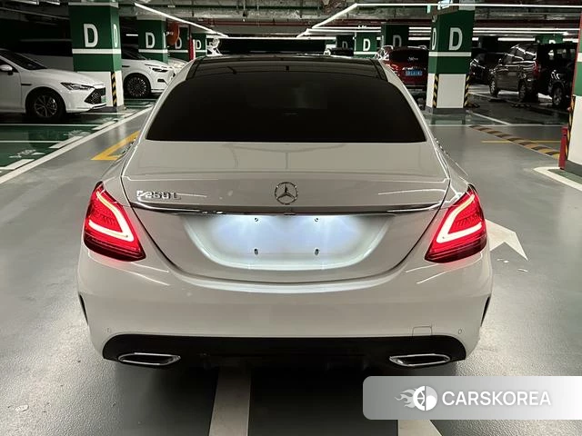 Mercedes-Benz Class C 2021 Белый из Китая