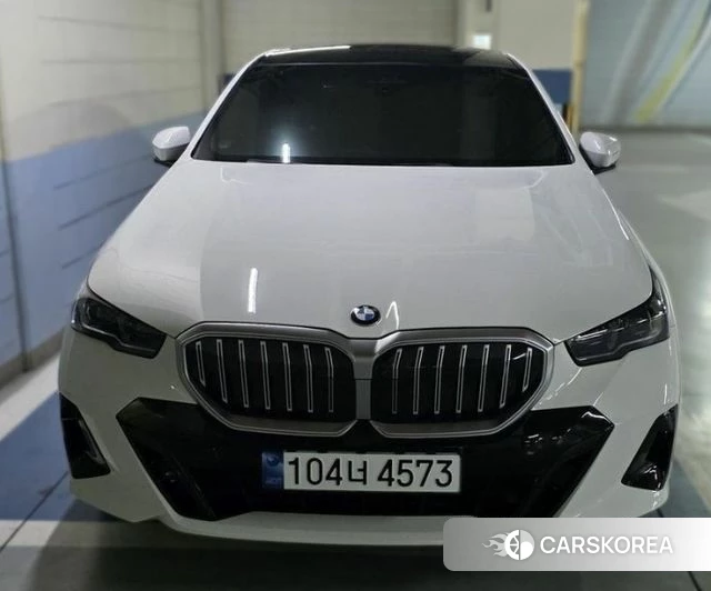 BMW 5 Series (G60) 2024 Белый из Кореи