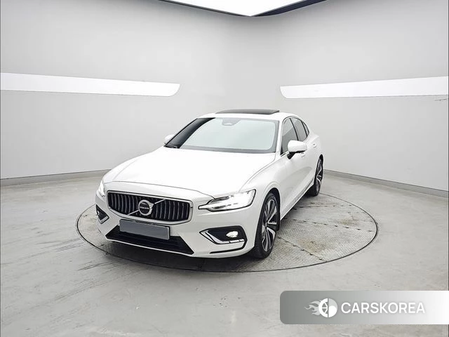 Volvo S60 3rd generation 2024 Белый из Кореи