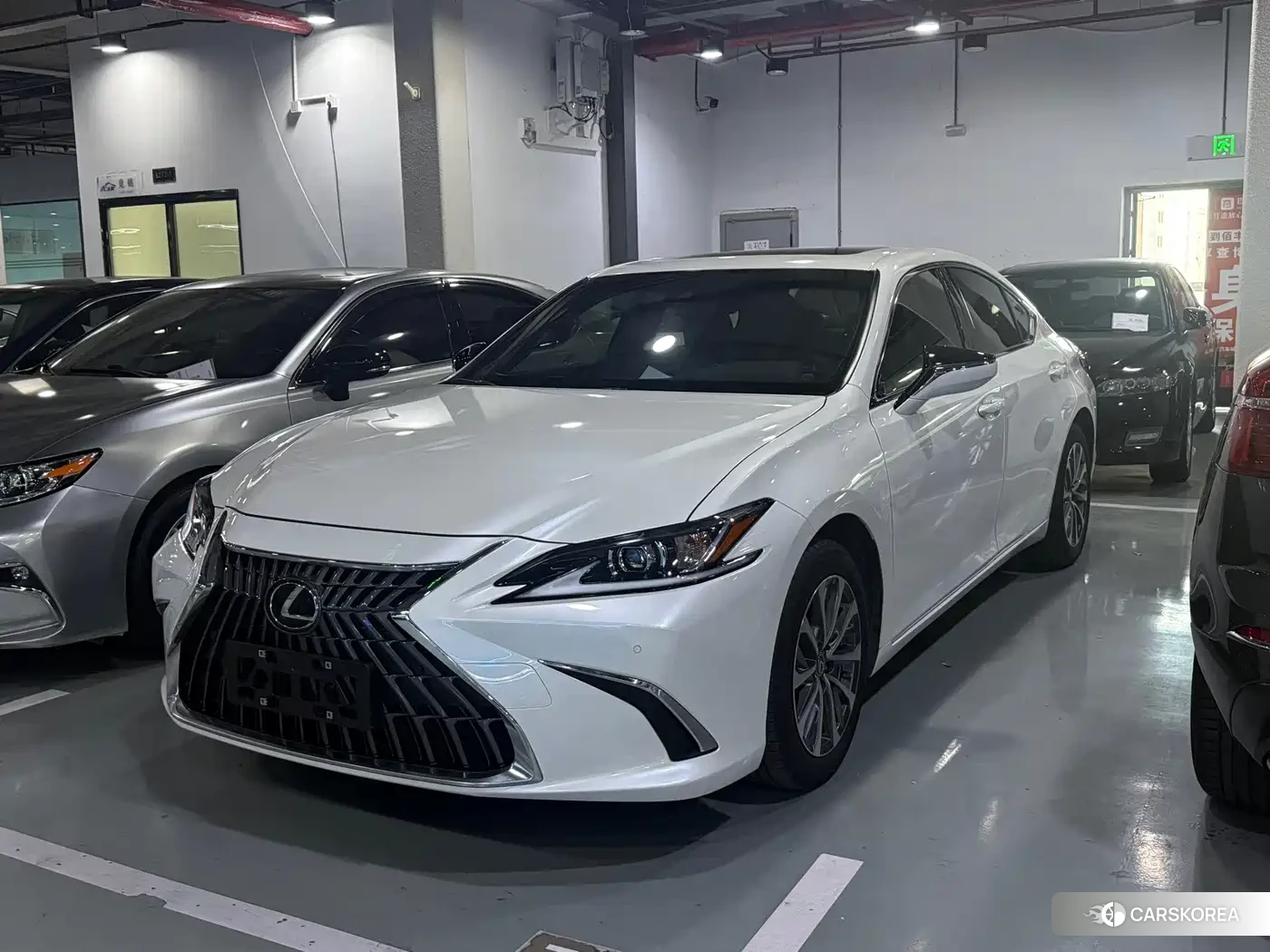 Lexus ES 2023 Белый из Китая