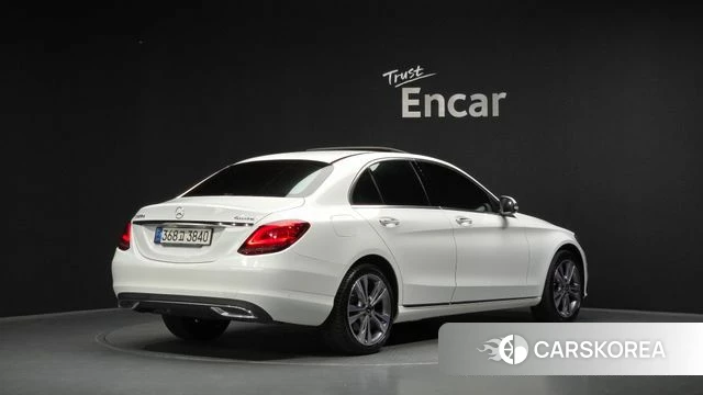 Mercedes-Benz C-Class W205 2021 Белый из Кореи