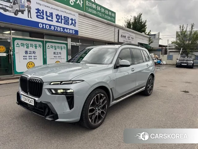 BMW X7 (G07) 2024 Серебристо-серый из Кореи