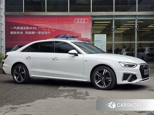 Audi A4L 2021 Белый из Китая