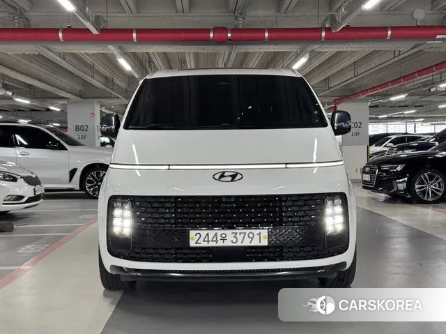 Hyundai Staria 2022 Белый из Кореи