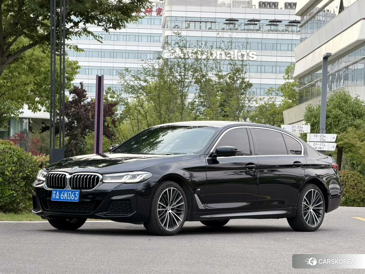 BMW 5 series 2023 Черный из Китая