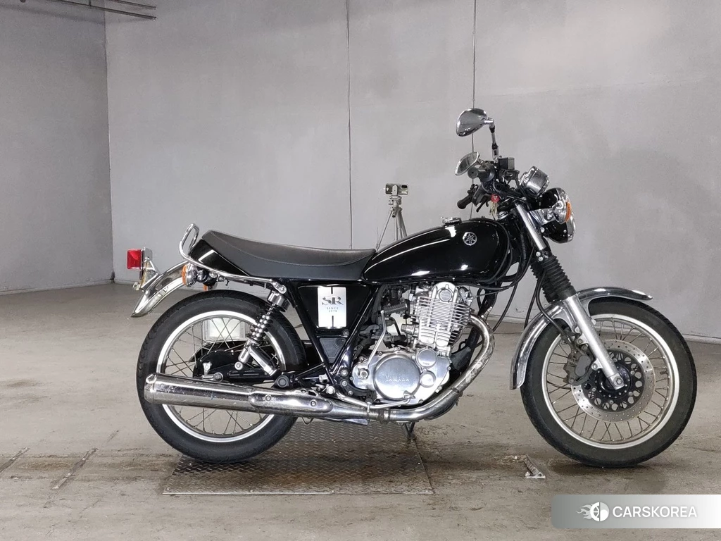 Проданный Yamaha SR 400 2019 из Японии, фото 2