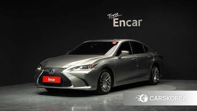 Lexus ES300h 7th generation 2018 Серебряный из Кореи