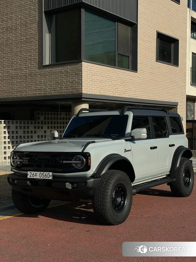 Ford Bronco 6th Generation 2023 Черный из Кореи