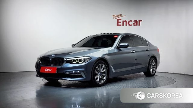 BMW 5 Series (G30) 2018 Серебристо-серый из Кореи