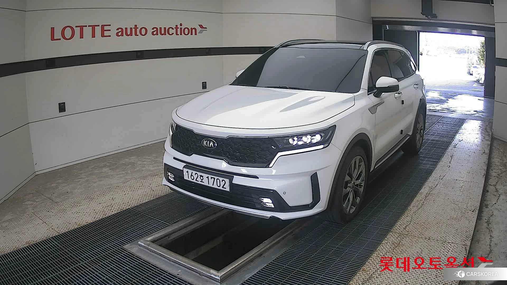 Kia Sorento 2021 Snow White Pearl (optional) из Кореи