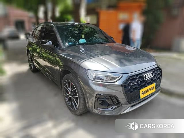 Audi Q5L 2024 Темно-серый из Китая
