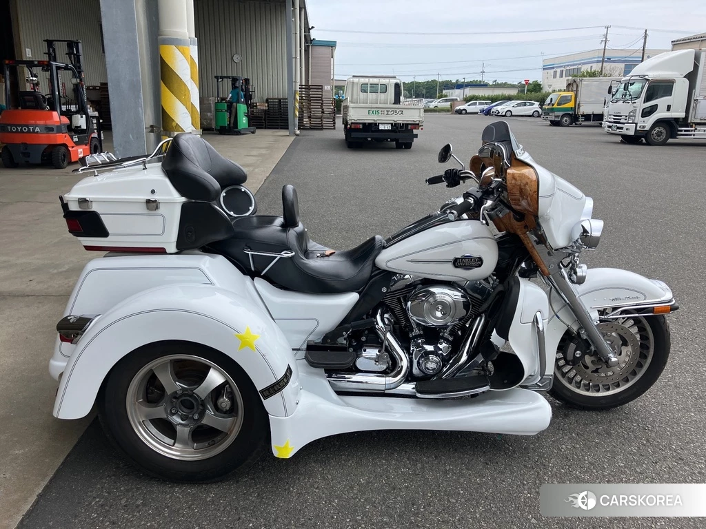 Проданный Harley-Davidson Electra Glide FLHTCU TRIKE 2013 из Японии, фото 2