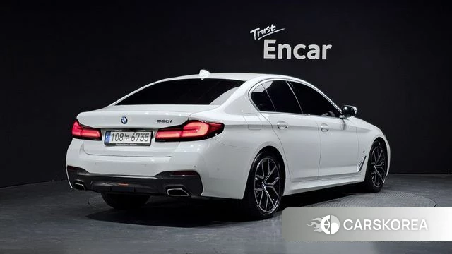 BMW 5 Series (G30) 2023 Белый из Кореи