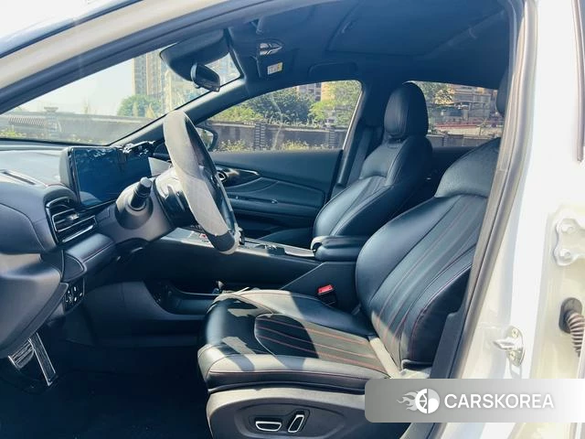 GAC Trumpchi Shadow Leopard 2024 Белый из Китая