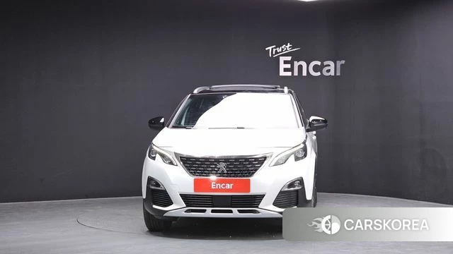 Peugeot 5008 second generation 2018 Белый из Кореи