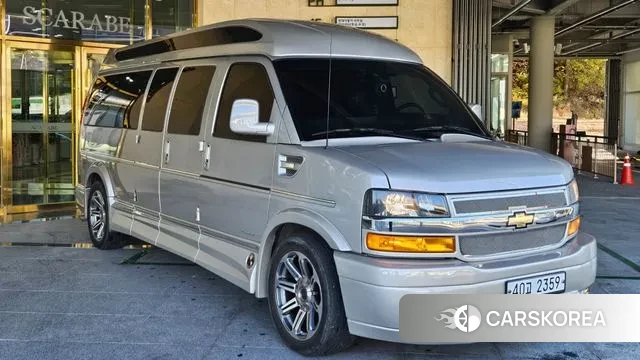 Chevrolet Express Van 2019 Песочный из Кореи