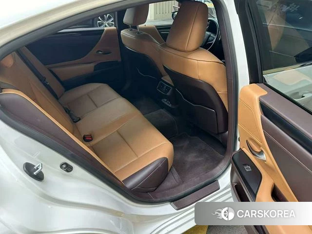 Lexus ES 2021 Белый из Китая