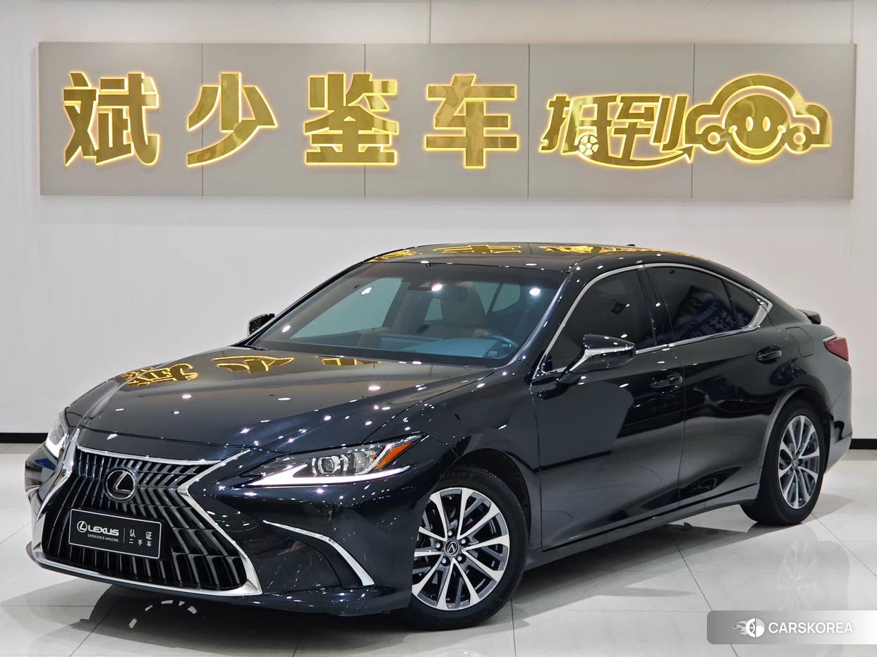 Lexus ES 2022 Черный из Китая