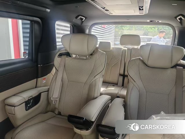 Toyota Elfa 2025 Черный из Китая