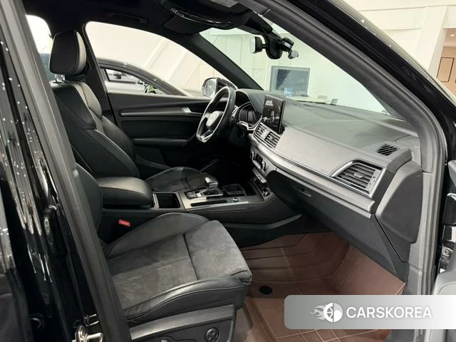 Audi Q5L Sportback 2022 Черный из Китая