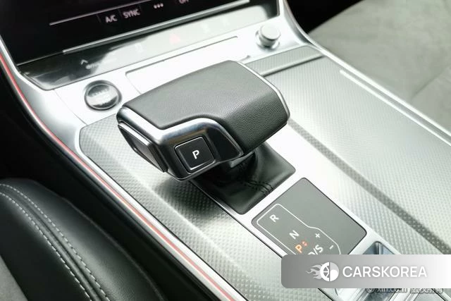 Audi A6L 2023 Черный из Китая