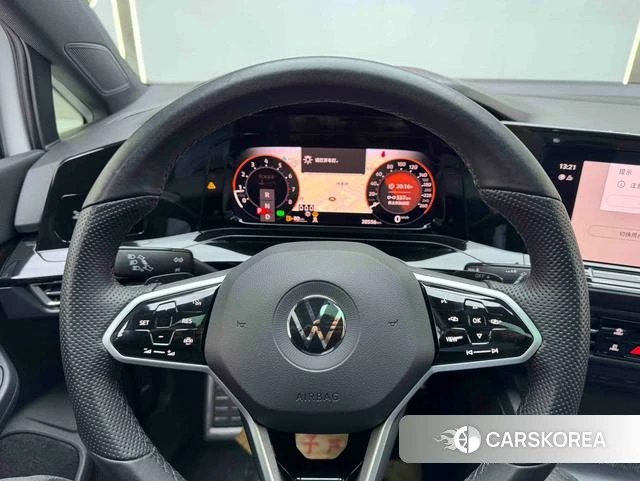 Volkswagen Golf 2023 Белый из Китая