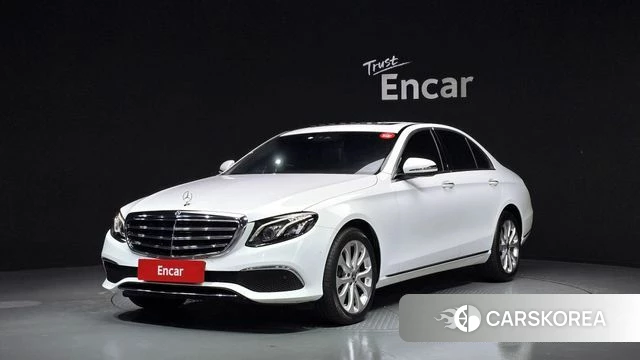 Mercedes-Benz E-Class W213 2019 Белый из Кореи