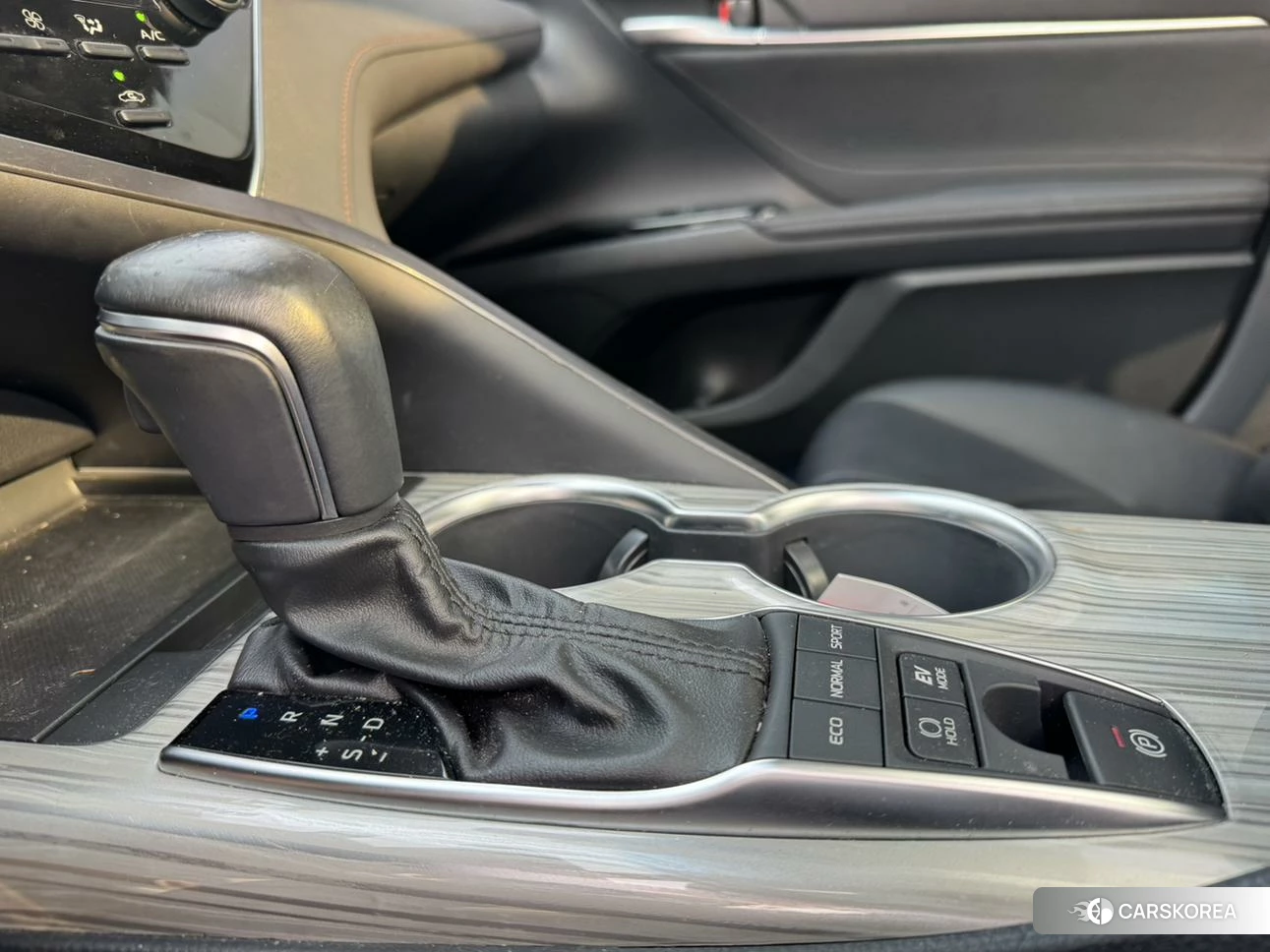 Toyota Camry 2021 Серебристо-серый из Китая