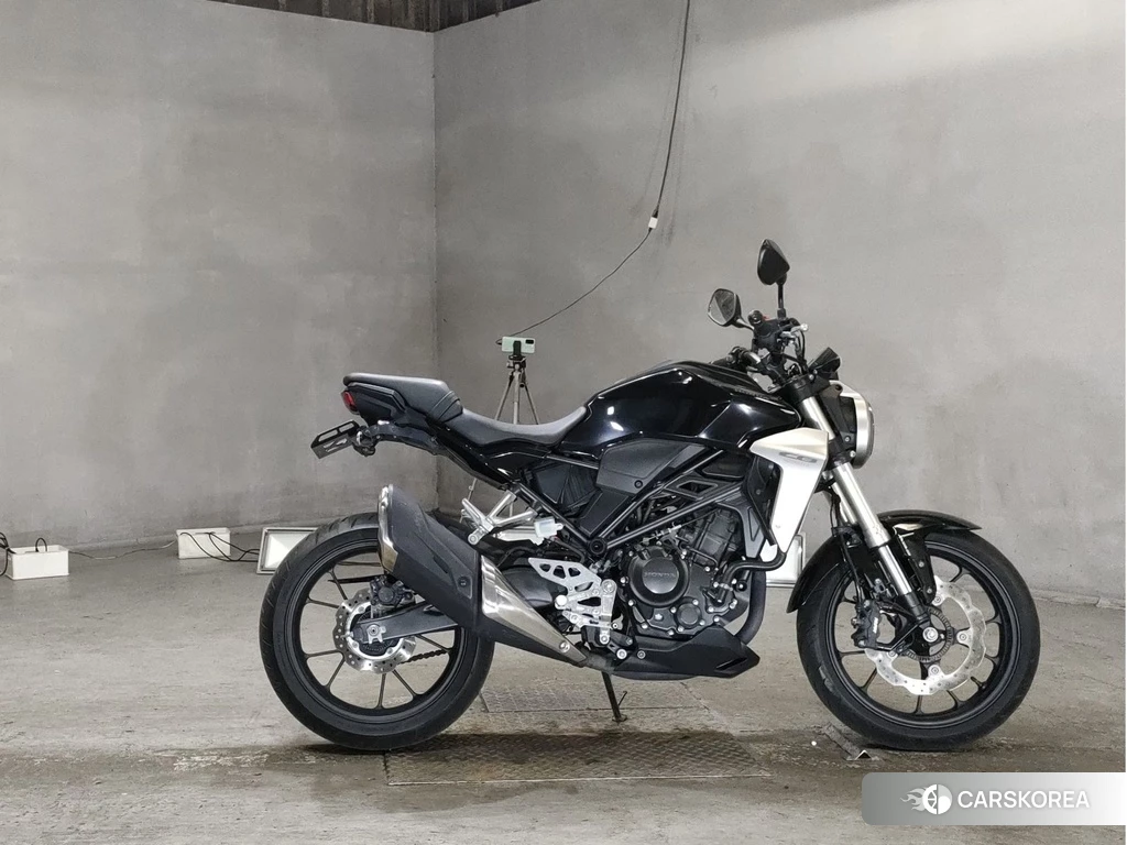 Проданный Honda CB250R 2018 из Японии