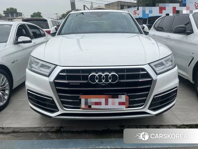 Audi Q5L 2021 Белый из Китая