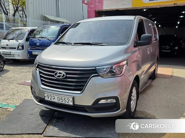 Hyundai The New Grand Starex 2018 Серебристо-серый из Кореи