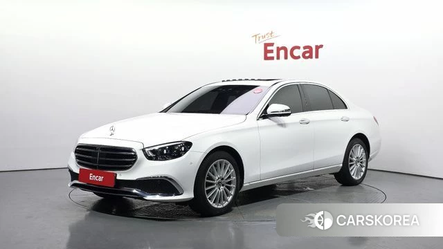 Mercedes-Benz E-Class W213 2023 Белый из Кореи
