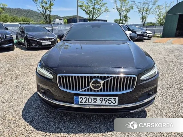 Volvo S90 2023 Черный из Кореи