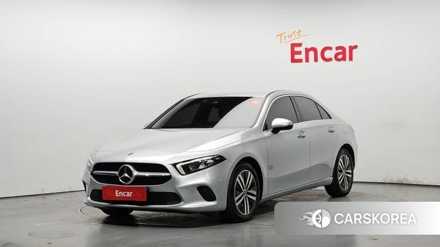 Mercedes-Benz A-Class W177 2023 Серебристо-серый из Кореи