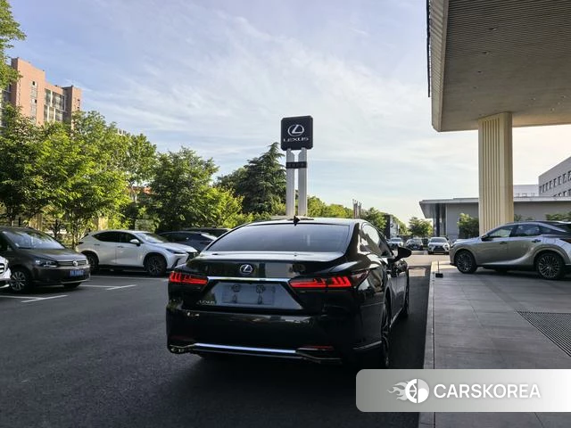 Lexus LS 2023 Черный из Китая
