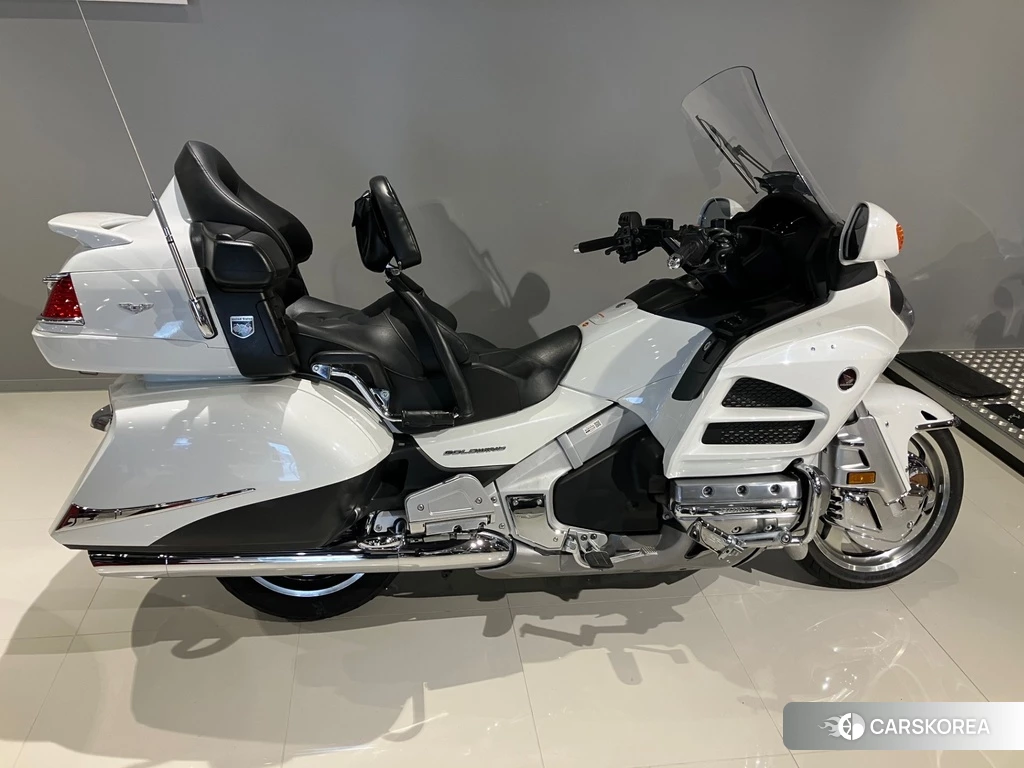 Проданный Honda GL1800 2012 из Японии