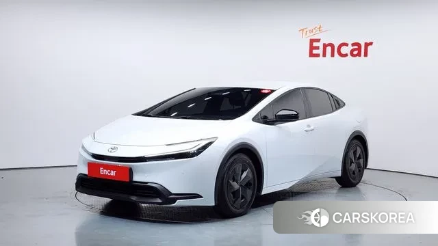 Toyota Prius 5th Generation 2024 Белый из Кореи
