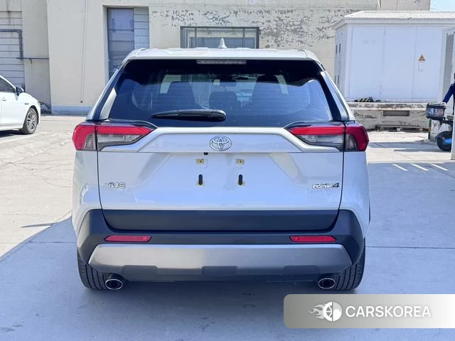 Toyota RAV4 Rongfang 2021 Серебристо-серый из Китая